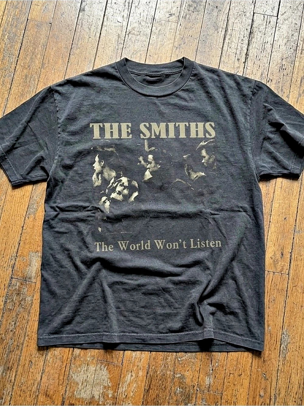 Gildan The Smiths The World Won't Listen T-shirt Graphic Tee in Black
